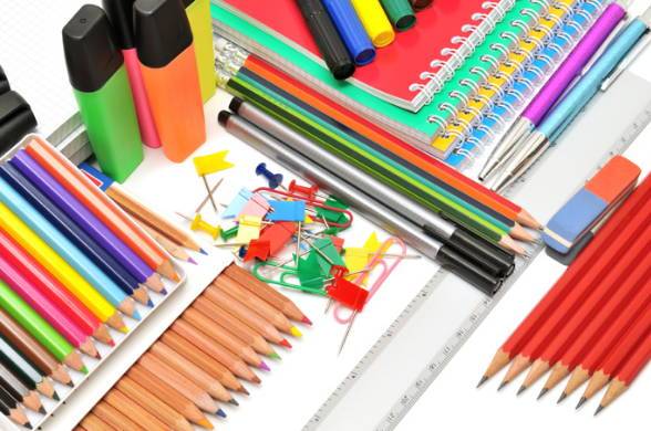 ручки и карандаши для первоклассников
