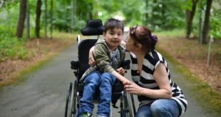 удобная детская инвалидная коляска