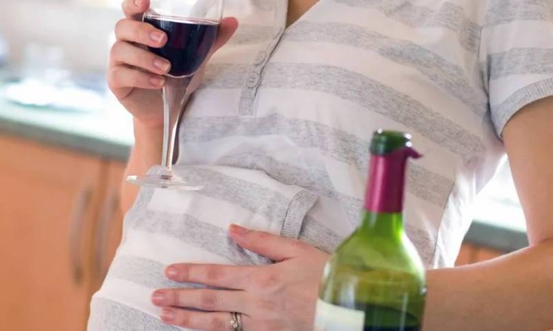 Алкоголь во время беременности. Можно или нет