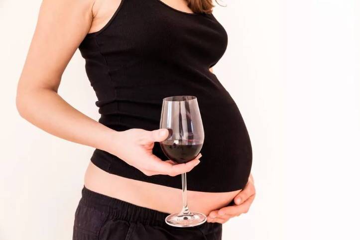 Можно ли беременным пить вино. Можно!